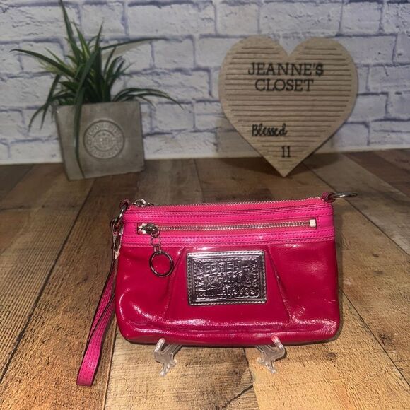Vintage pink Coach poppy wristlet - Picture 1 of 14